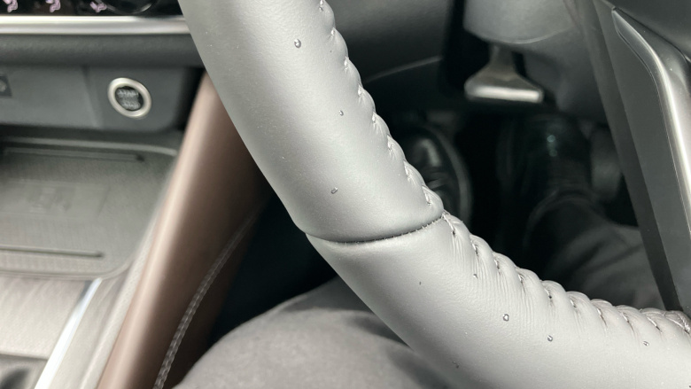 Nissan Qashqai 1.3 DiG-T MH Tekna 5dr Petrol Hatchback